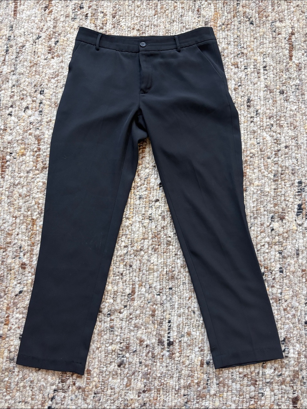 Super breathable business casual pants.